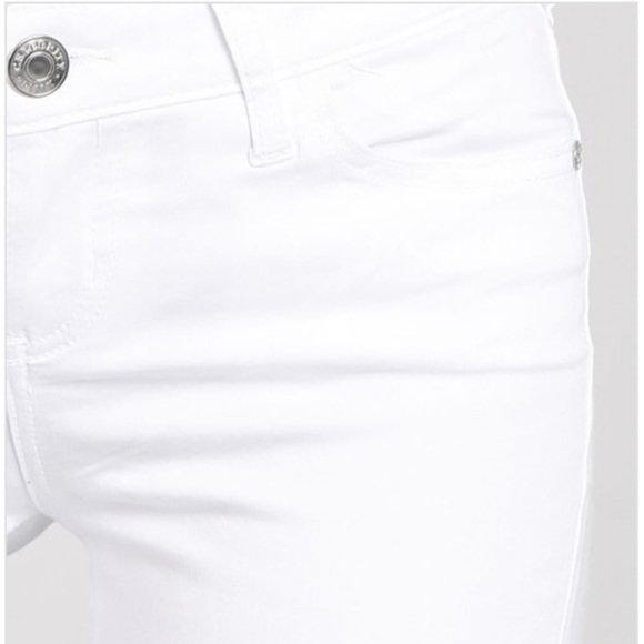 Classic White Skinny Jeans - Picture 7 of 8